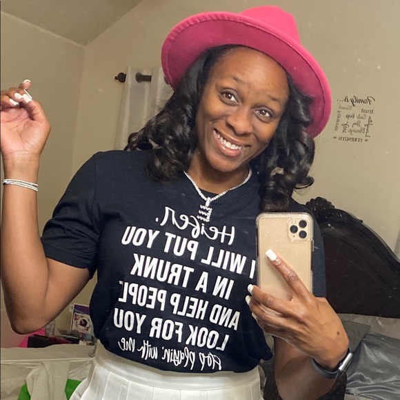 Meet your Posher, Erica - Picture 4 of 9